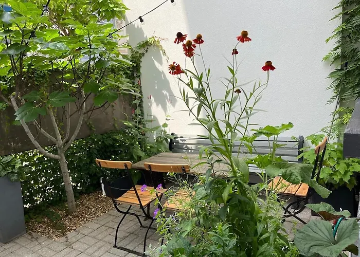 Charming House With Patio Near The Central Station